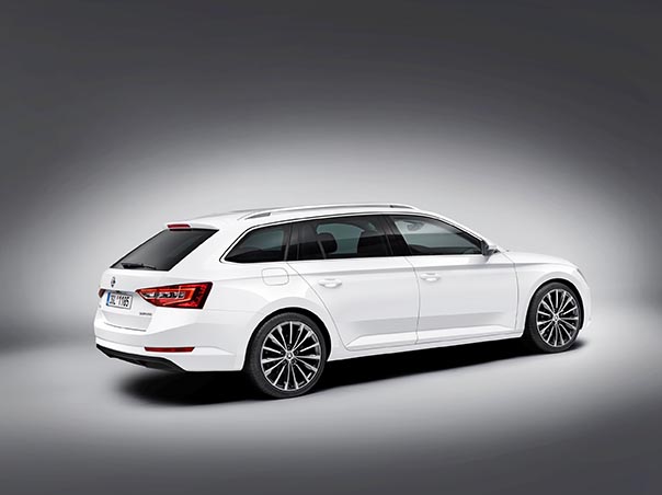 SKODA Superb Combi 002