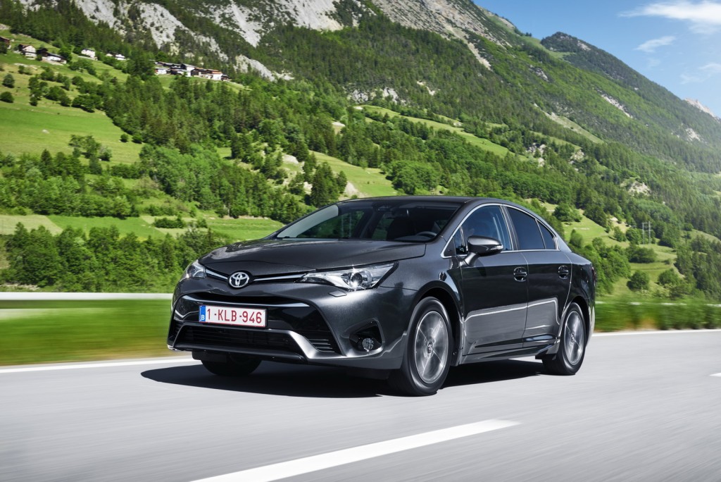 2015-ToyotaAvensis-15