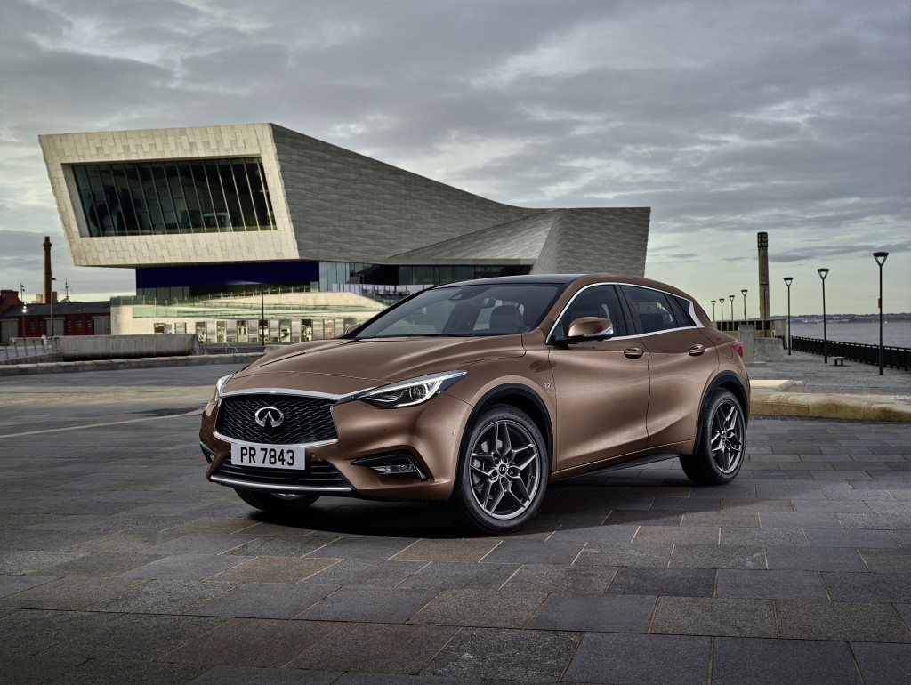 2016-infiniti-Q30