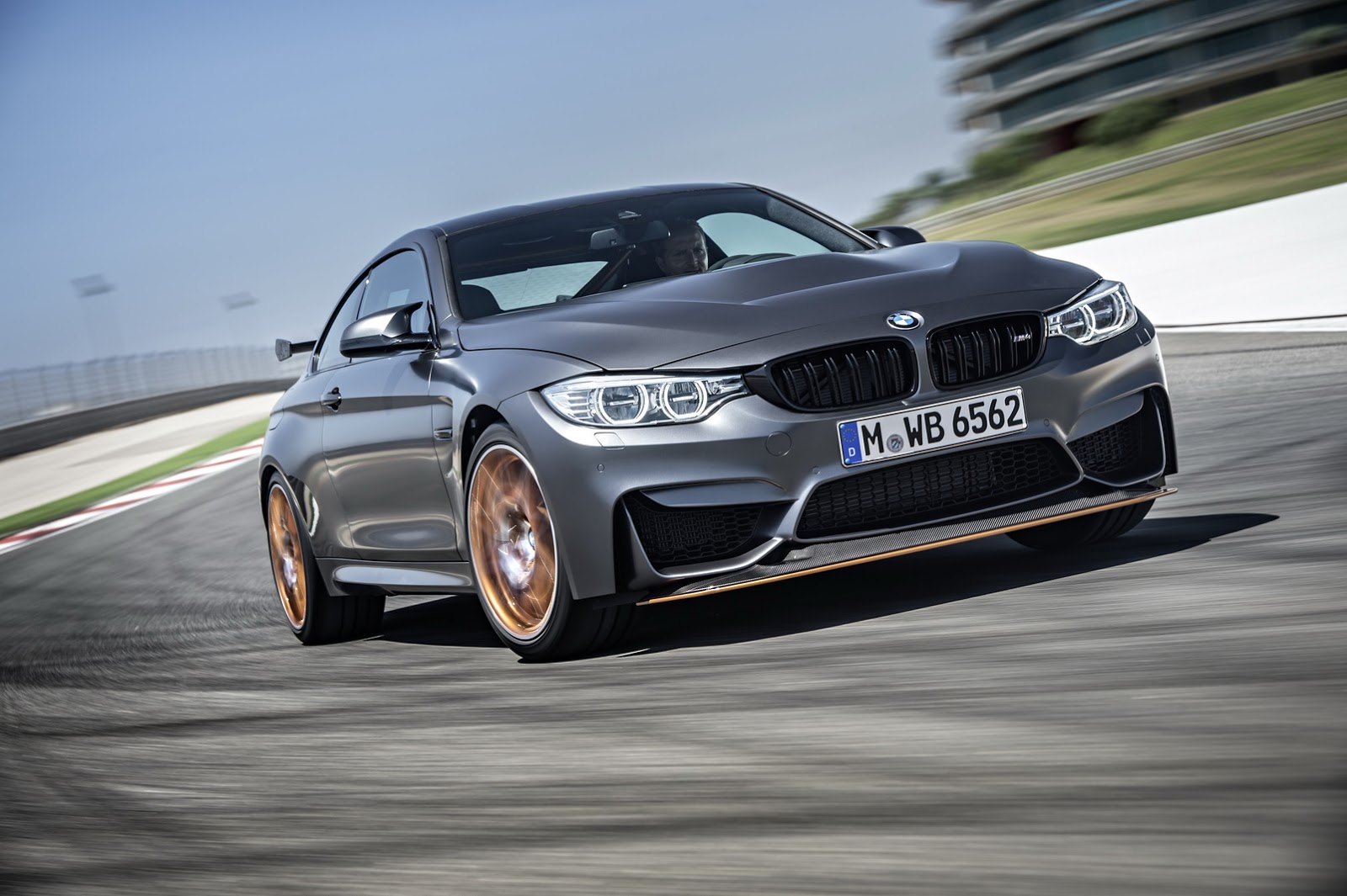 BMW-M4-GTS-3