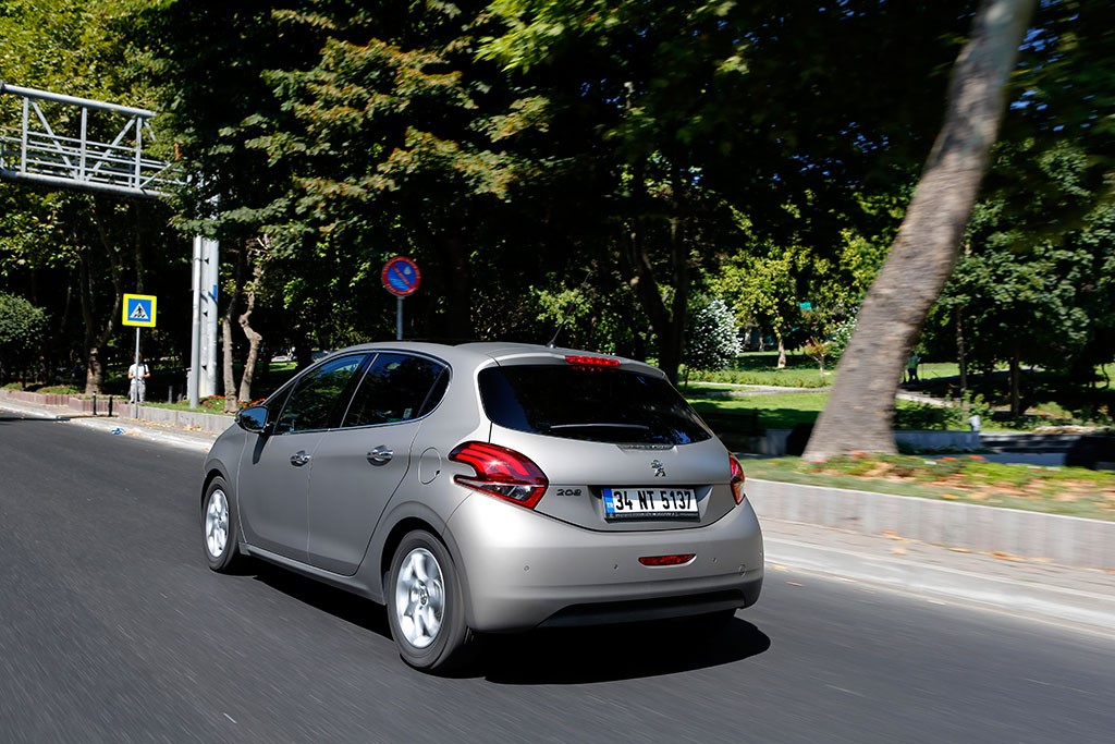 peugeot-208-dizel (2)