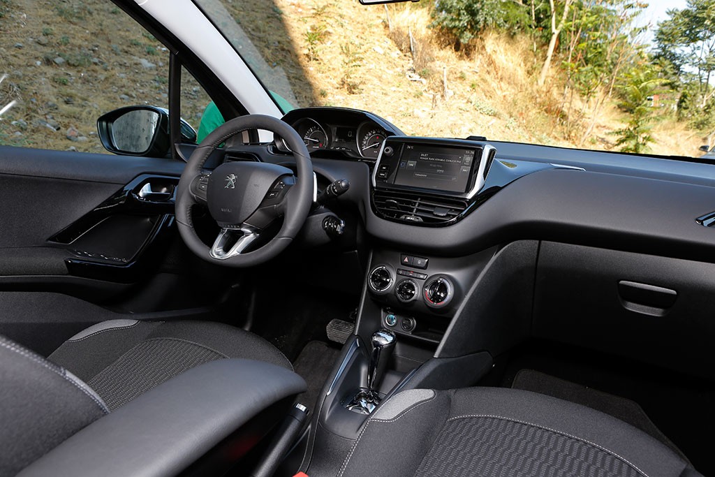 peugeot-208-dizel (3)
