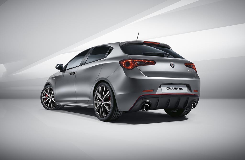 2016-Alfa-Giulietta_23