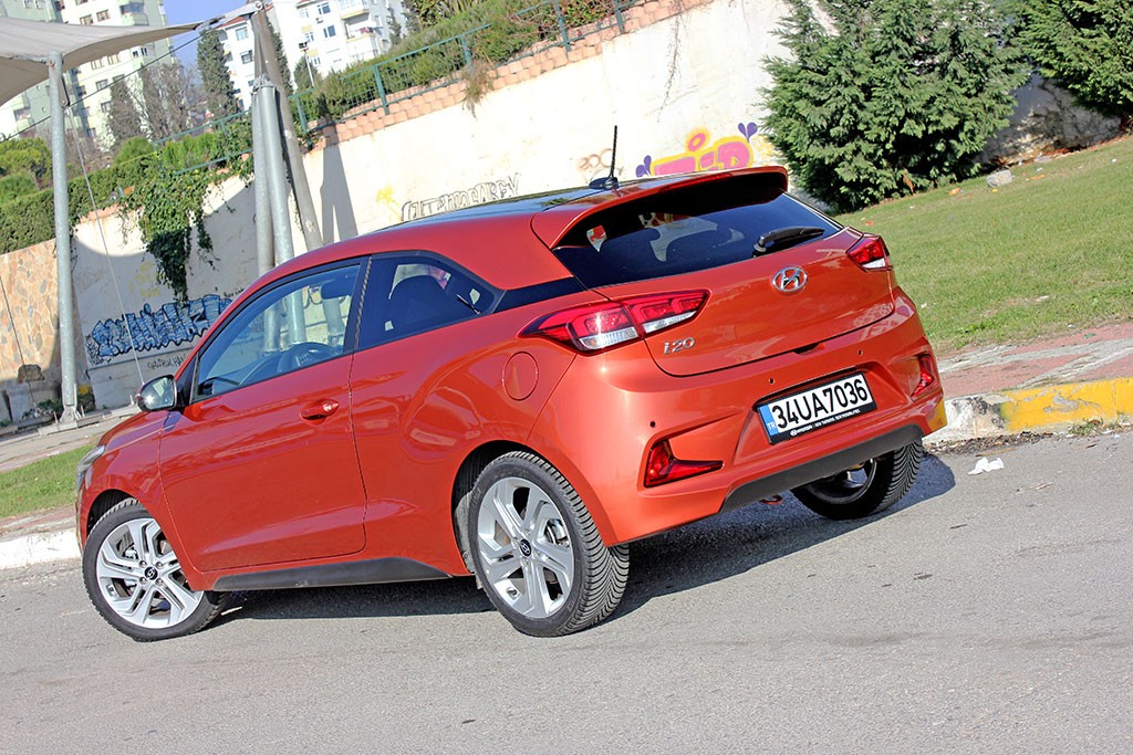 2016-hyundai-i20-coupe (3)