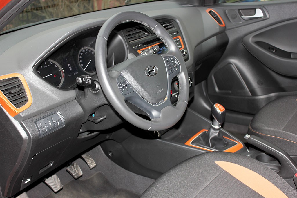 2016-hyundai-i20-coupe (6)