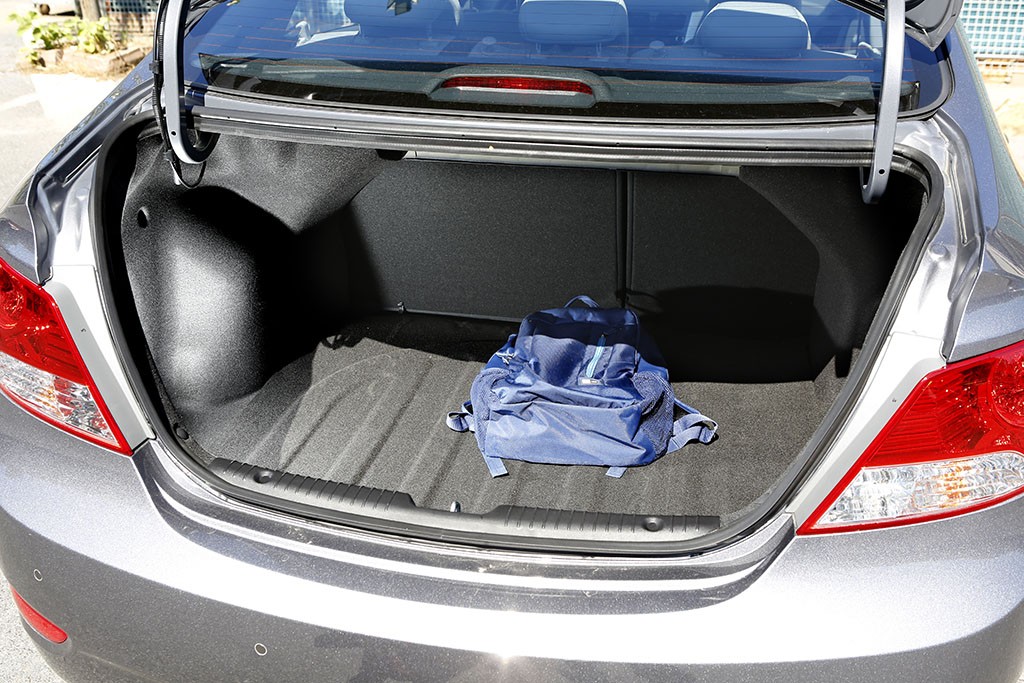 Hyundai-Accent-test5