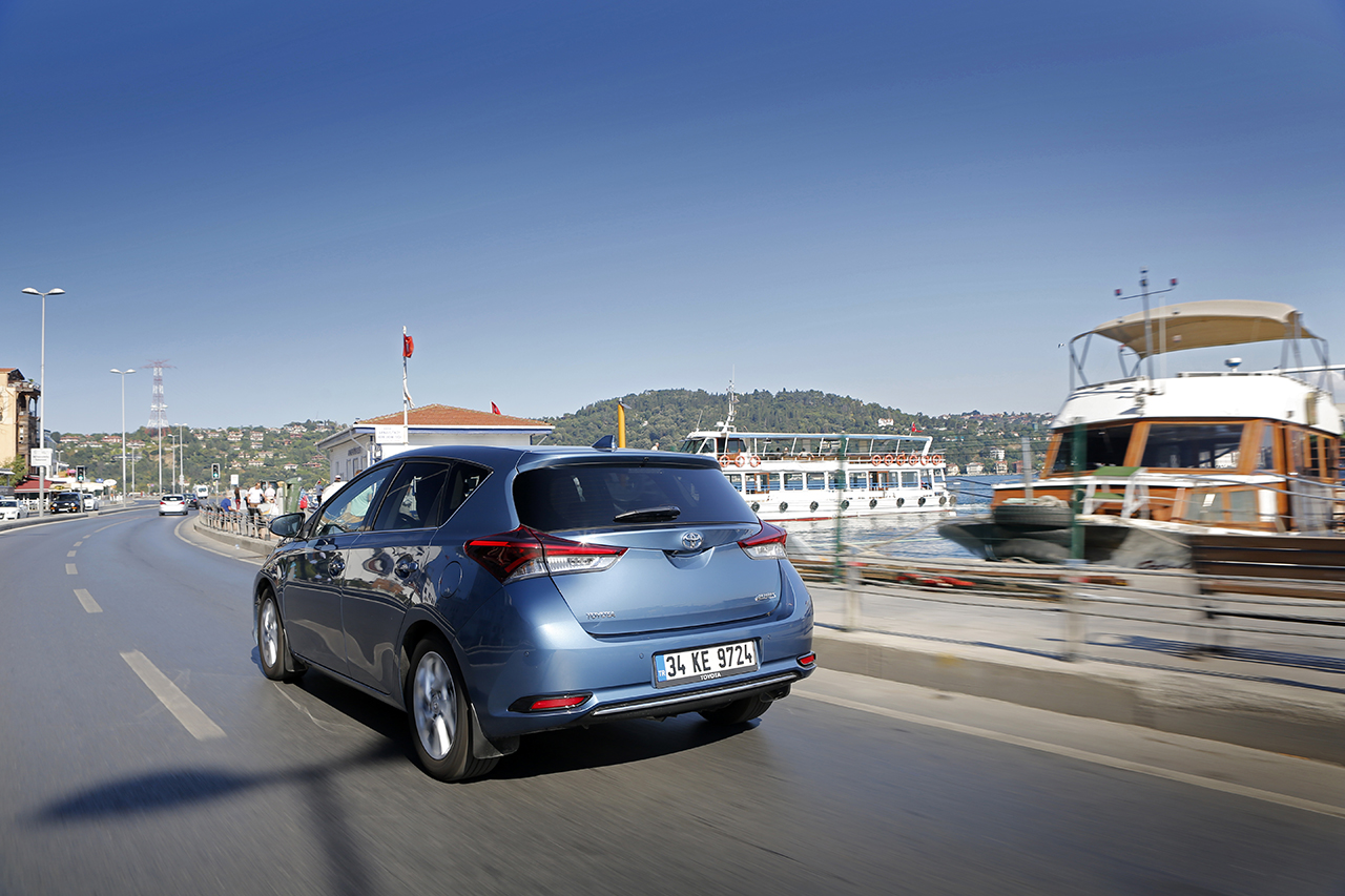toyota-auris-test-10