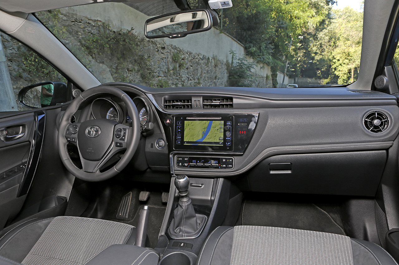 toyota-auris-test-3