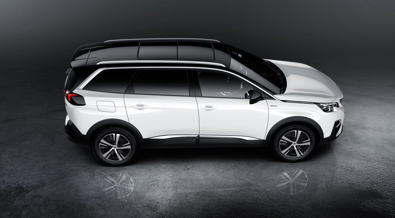 PEUGEOT_5008 SUV_002