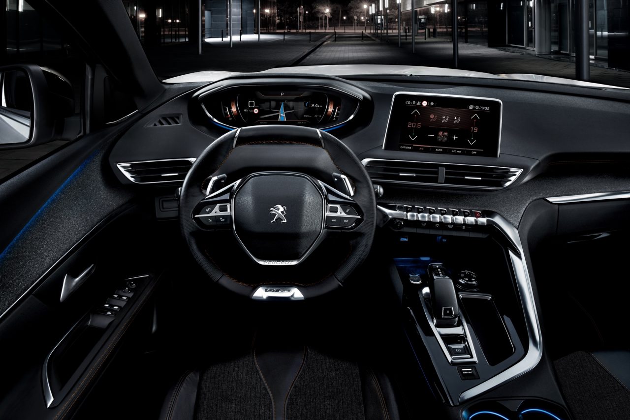 PEUGEOT_5008 SUV_006
