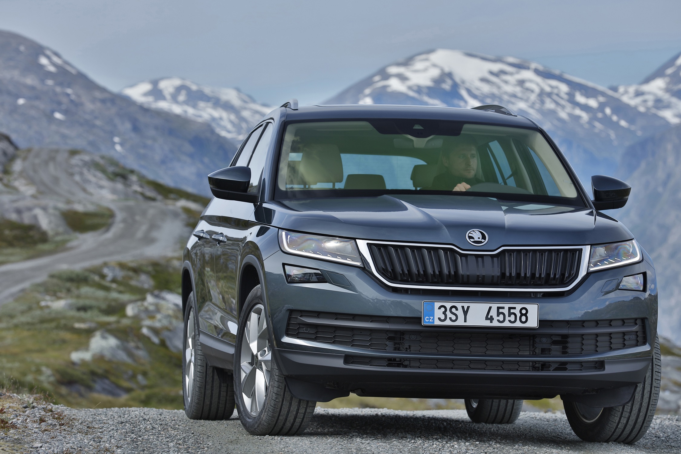 skoda-kodiaq-2017-suv-5