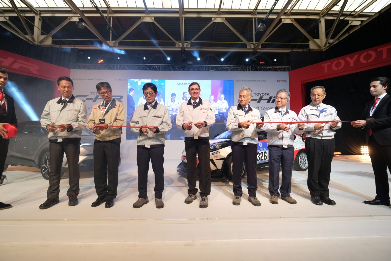 2017-toyota-ch-r3