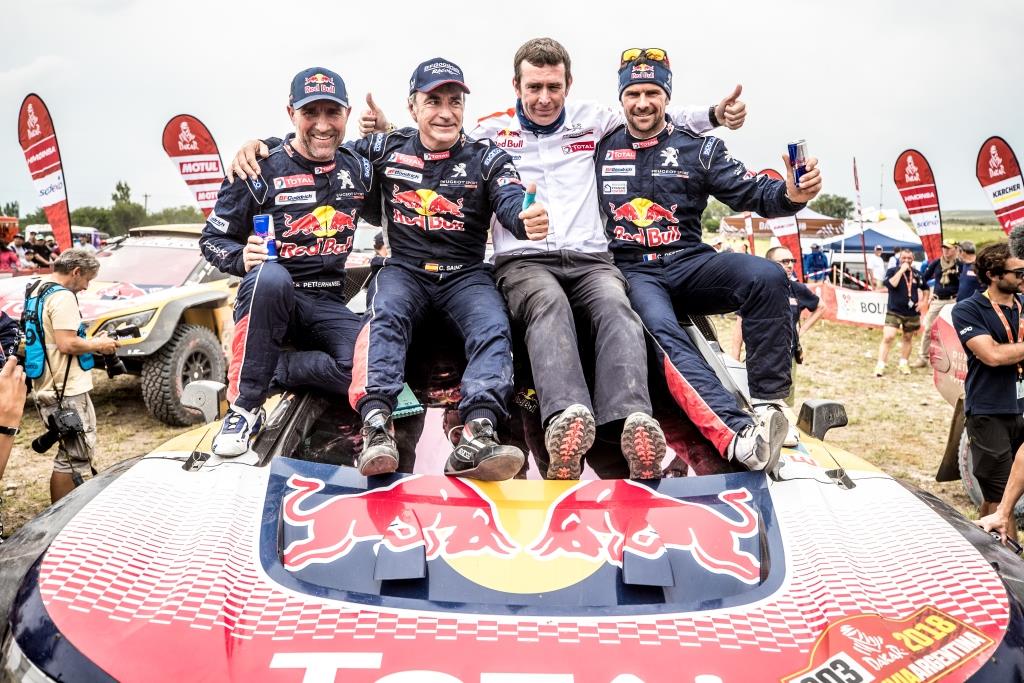 Dakar’da zafer yine Peugeot’nun oldu