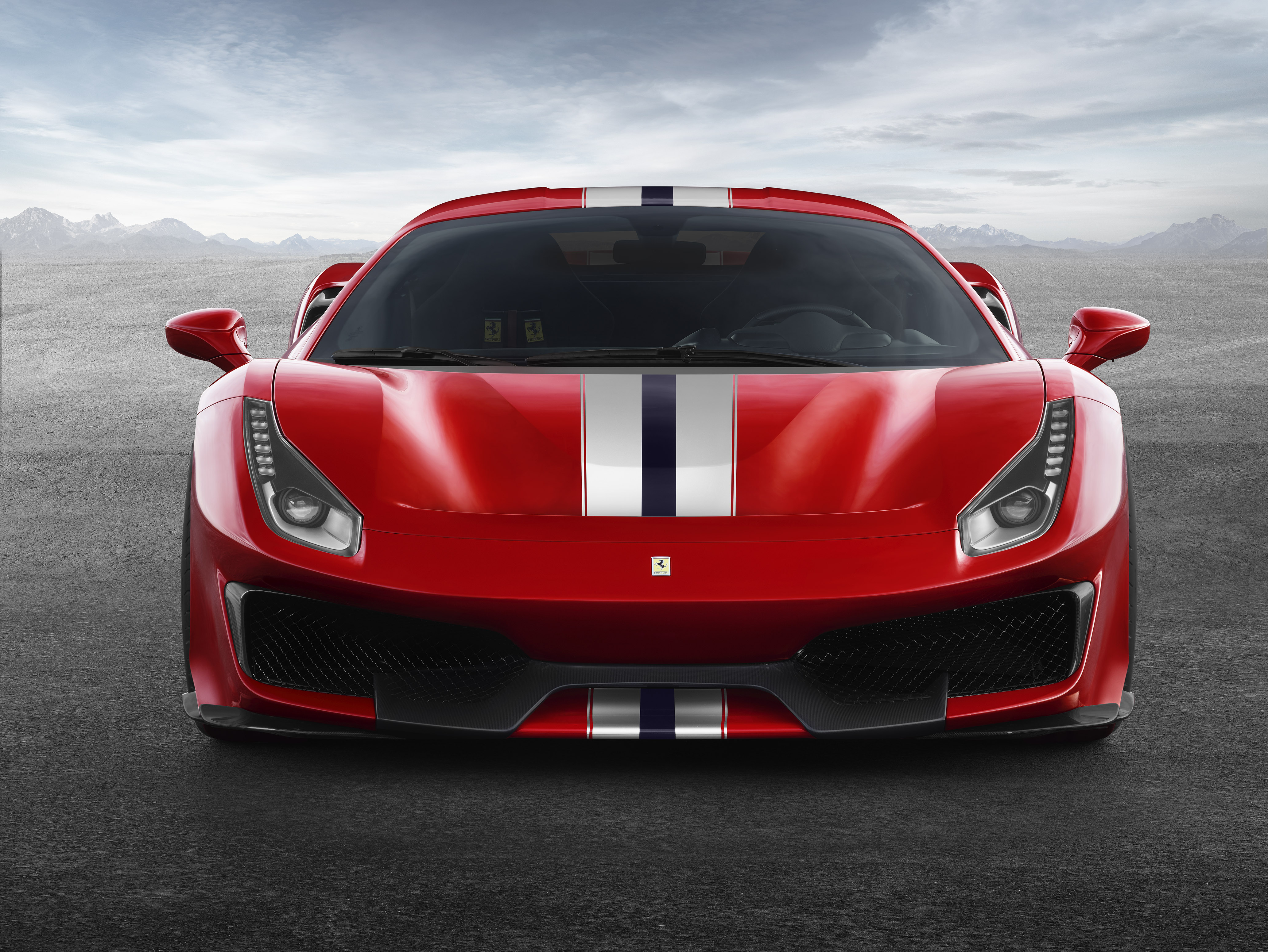Ferrari 488 Pista: İtalyanların yeni çılgın makinesi