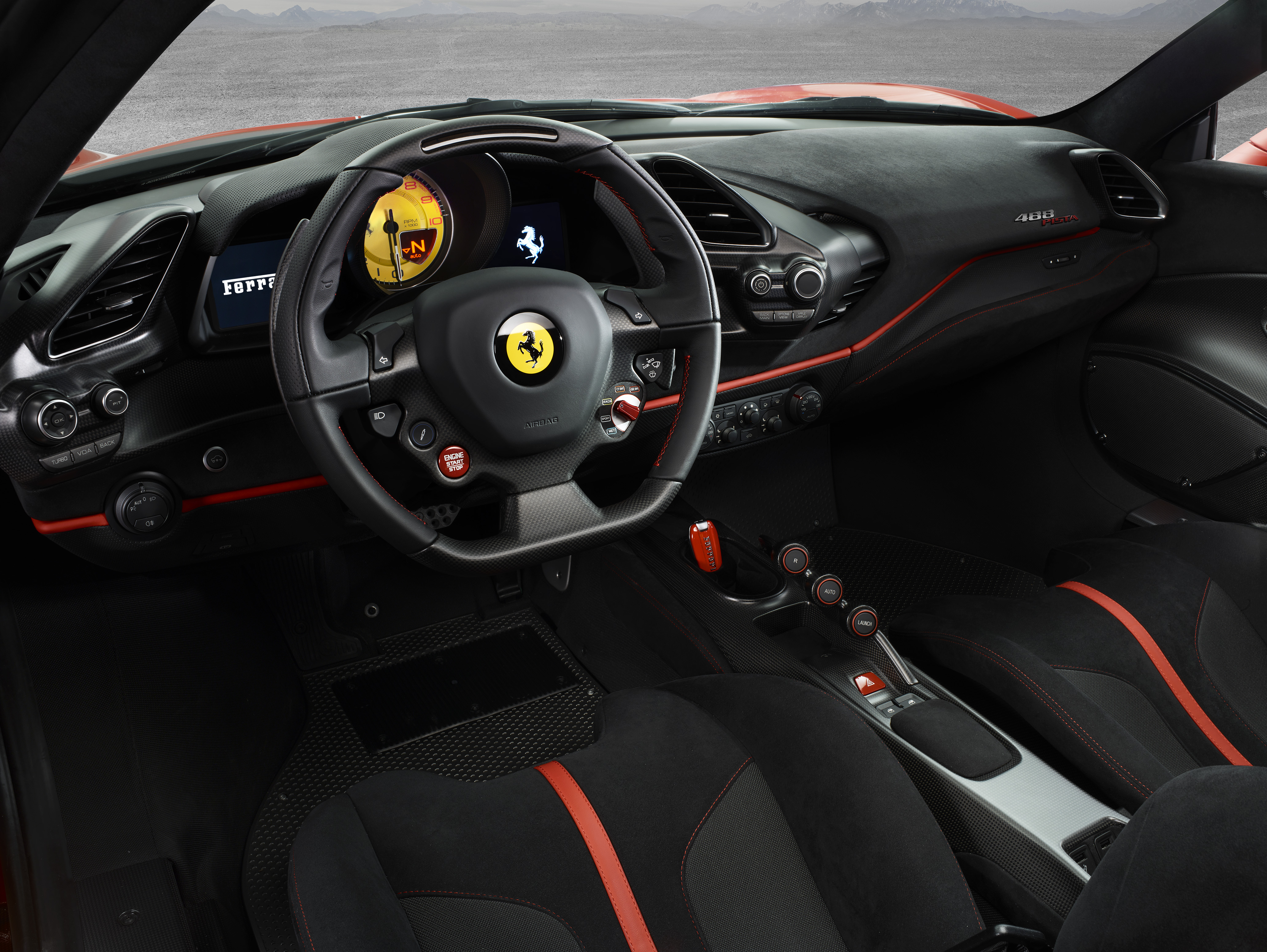 Ferrari 488 Pista: İtalyanların yeni çılgın makinesi