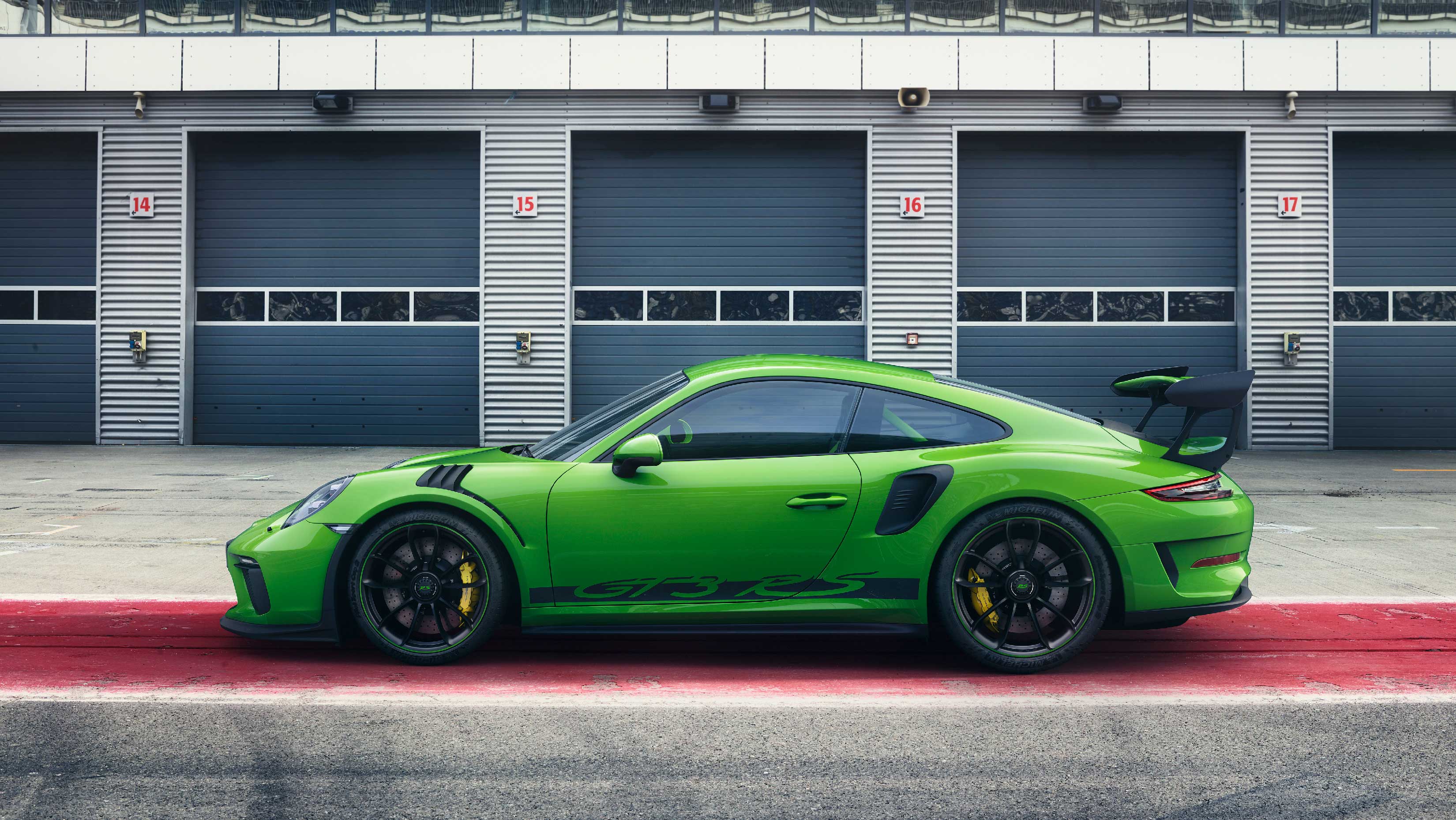 Porsche 911 GT3 RS: Yarış otomobilinin caddedeki hali