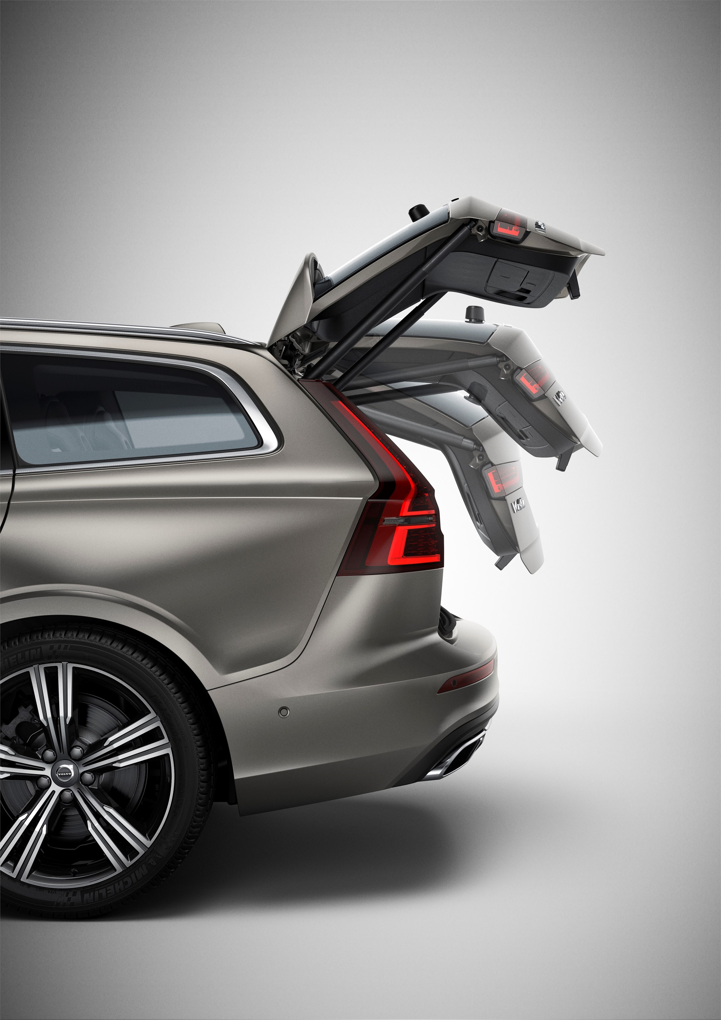 Yeni Volvo V60 : Çok yönlü aile station modeli
