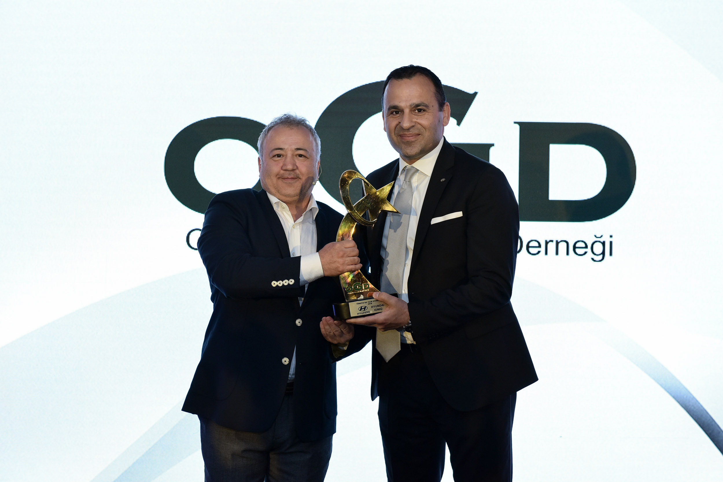Türkiye’de yılın otomobili Hyundai IONIQ oldu