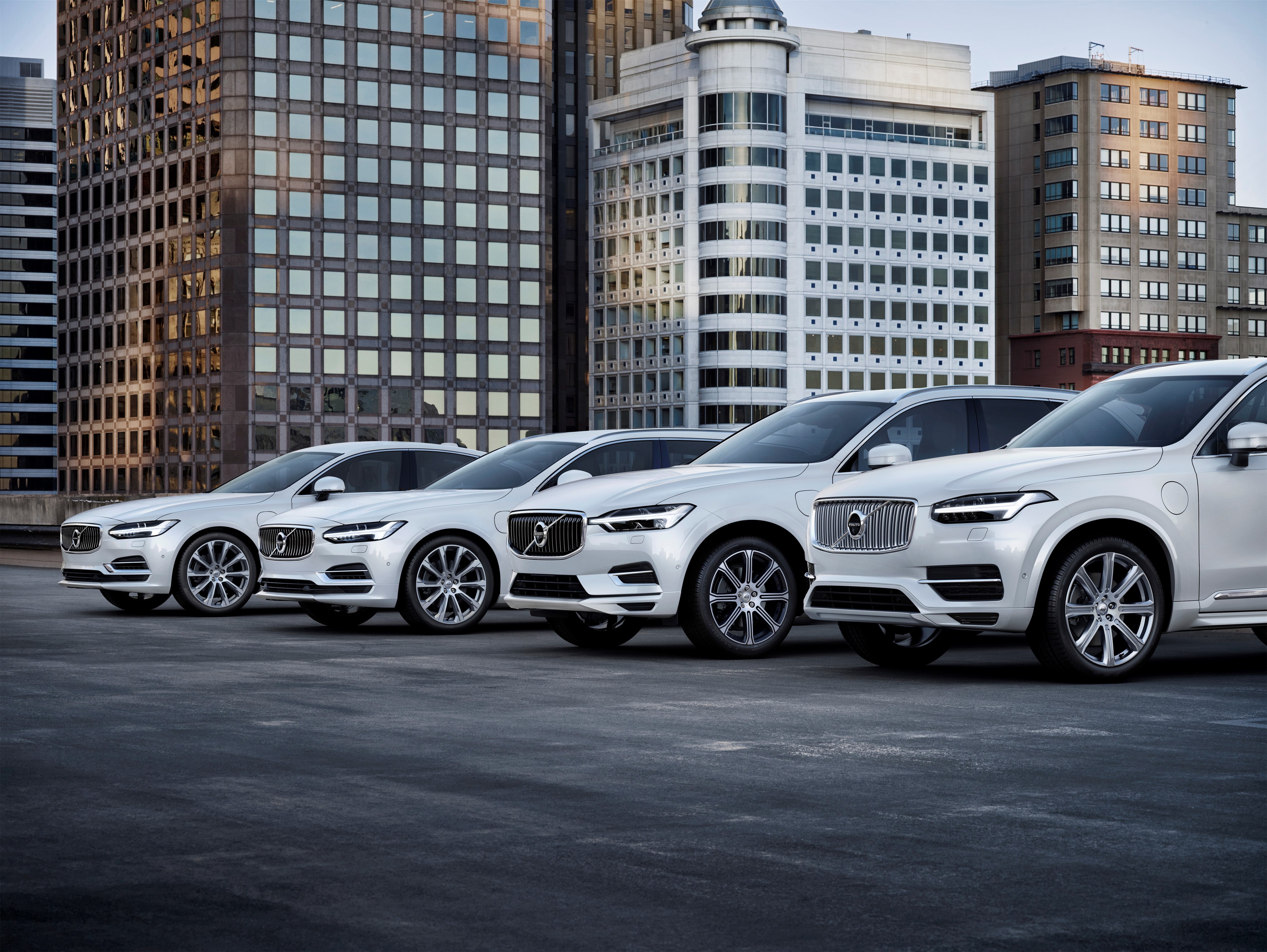 Volvo S60 modelinde dizel motor seçeneği yerine milt hybrid ve plug-in-hybrid olacak