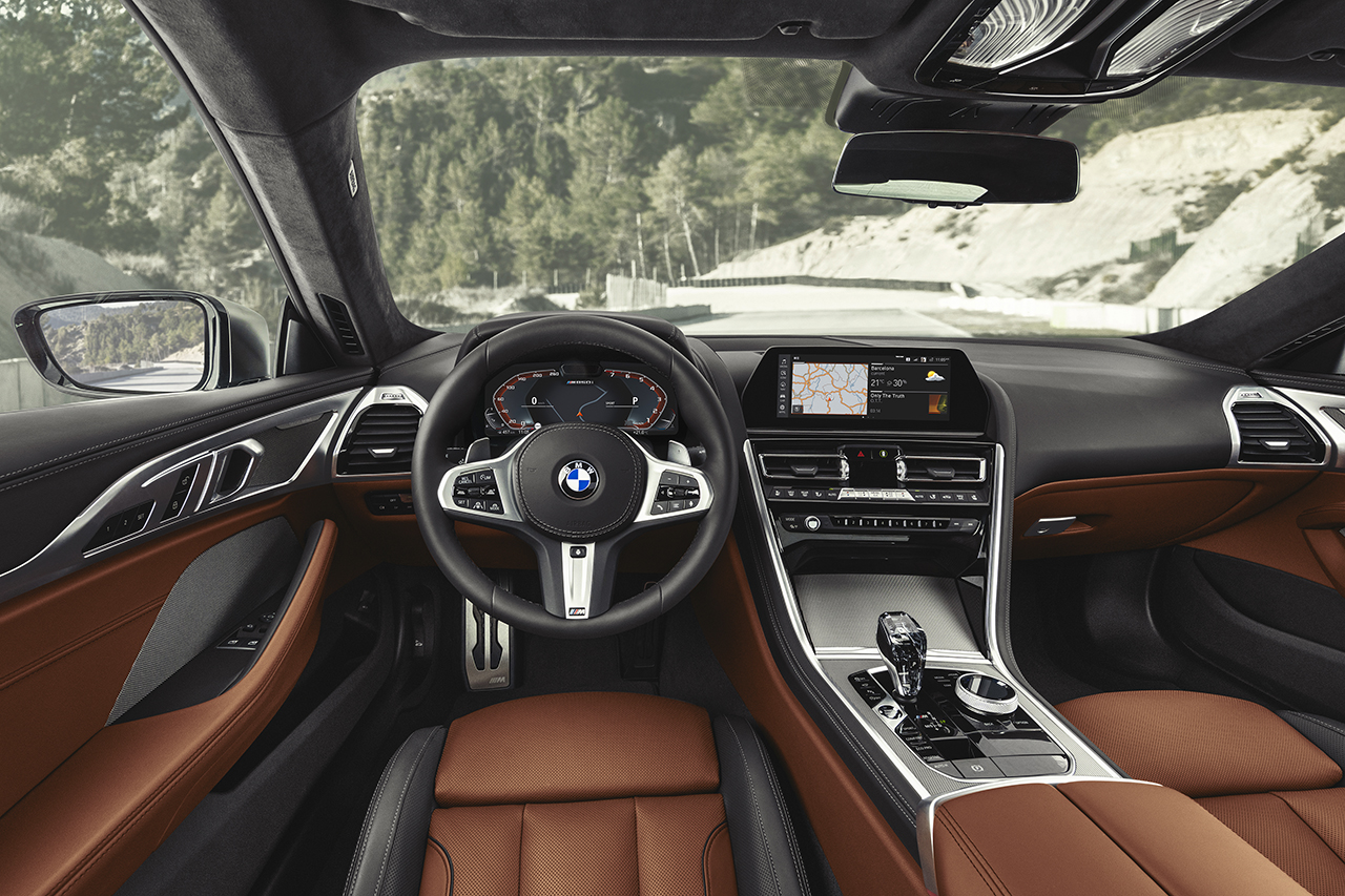 Yeni BMW 8 Serisi Coupe göz kamaştırıcı görünümüyle geri döndü