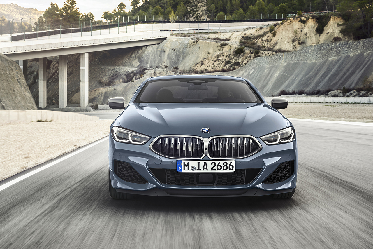 Yeni BMW 8 Serisi Coupe göz kamaştırıcı görünümüyle geri döndü