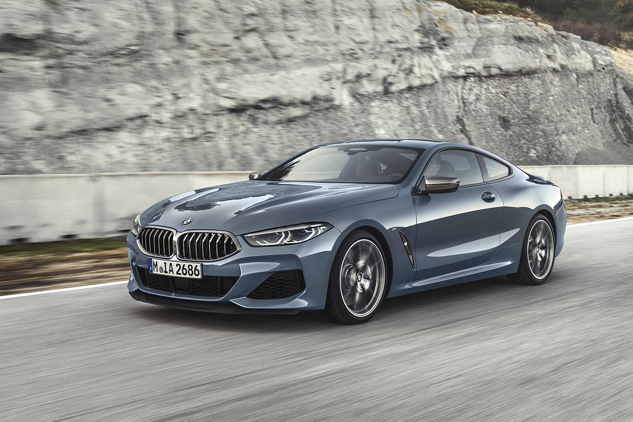 Yeni BMW 8 Serisi Coupe göz kamaştırıcı görünümüyle geri döndü