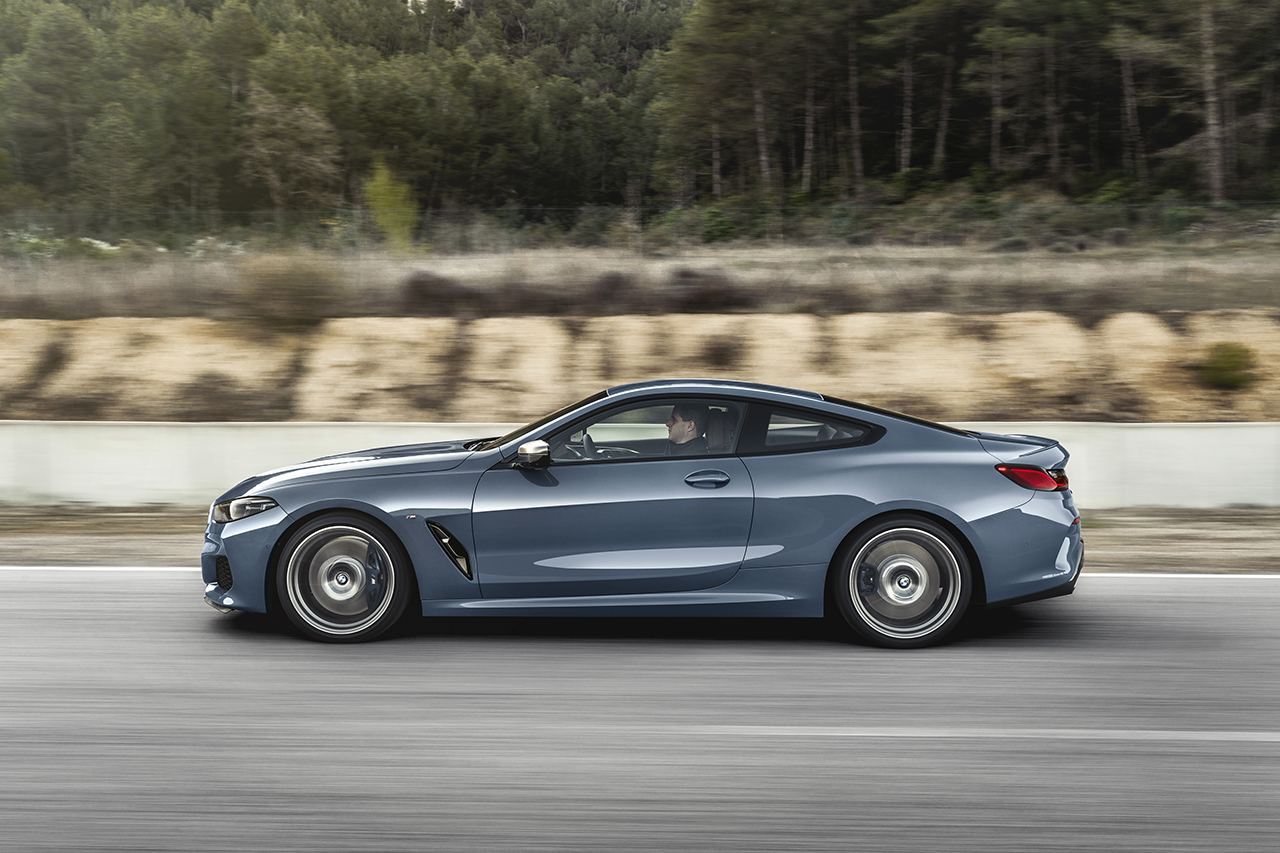 Yeni BMW 8 Serisi Coupe göz kamaştırıcı görünümüyle geri döndü