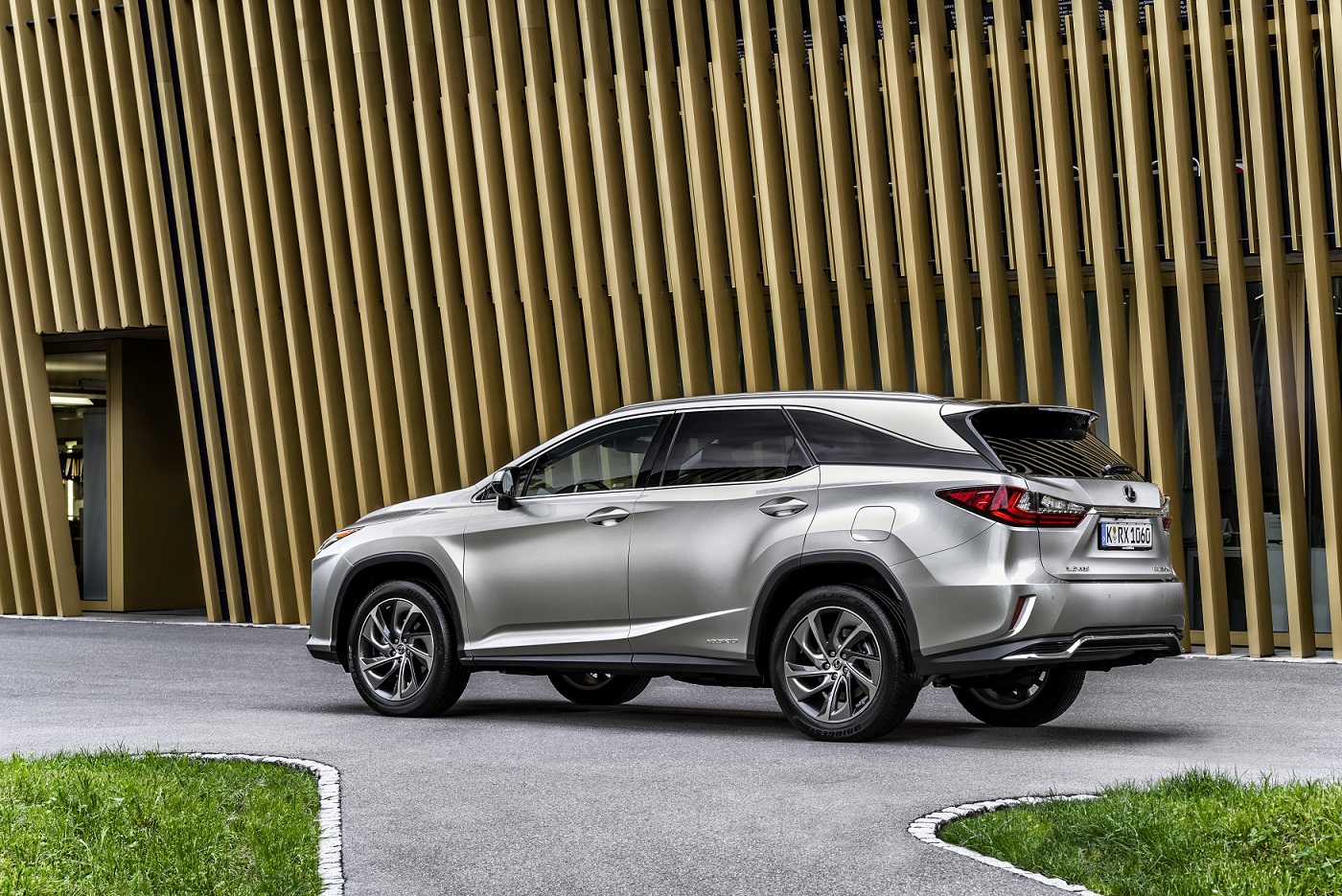 Yedi kişilik Lexus RX L : Hem lüks hem de fonksiyonel