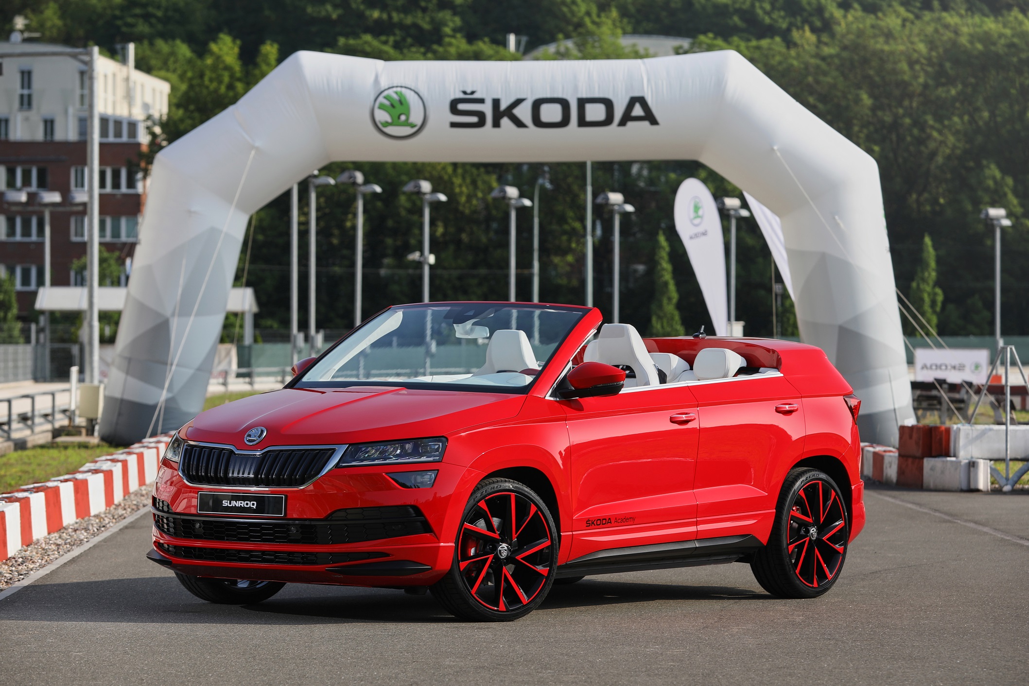 Öğrenciler Skoda Karoq’a bakın ne yaptı!