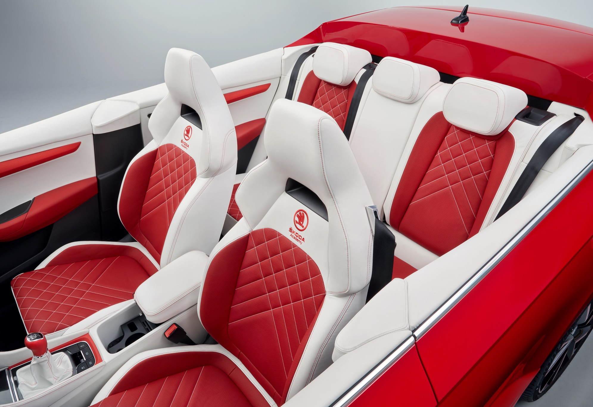 Öğrenciler Skoda Karoq’a bakın ne yaptı!
