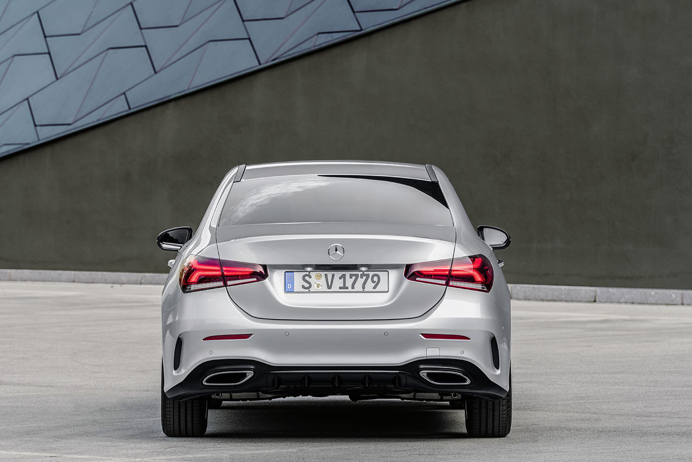 Yeni Mercedes A-Serisi Sedan resmi olarak tanıtıldı