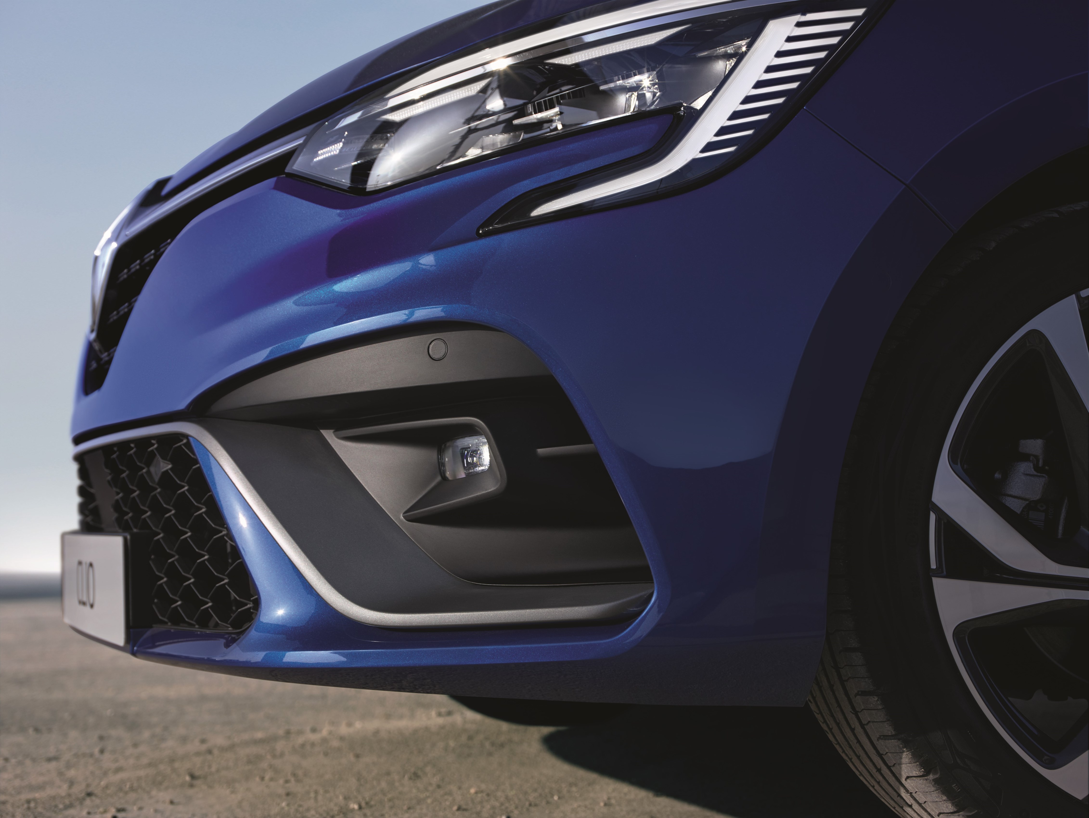 Yeni Renault Clio etkileyici tasarımıyla tanıtıldı