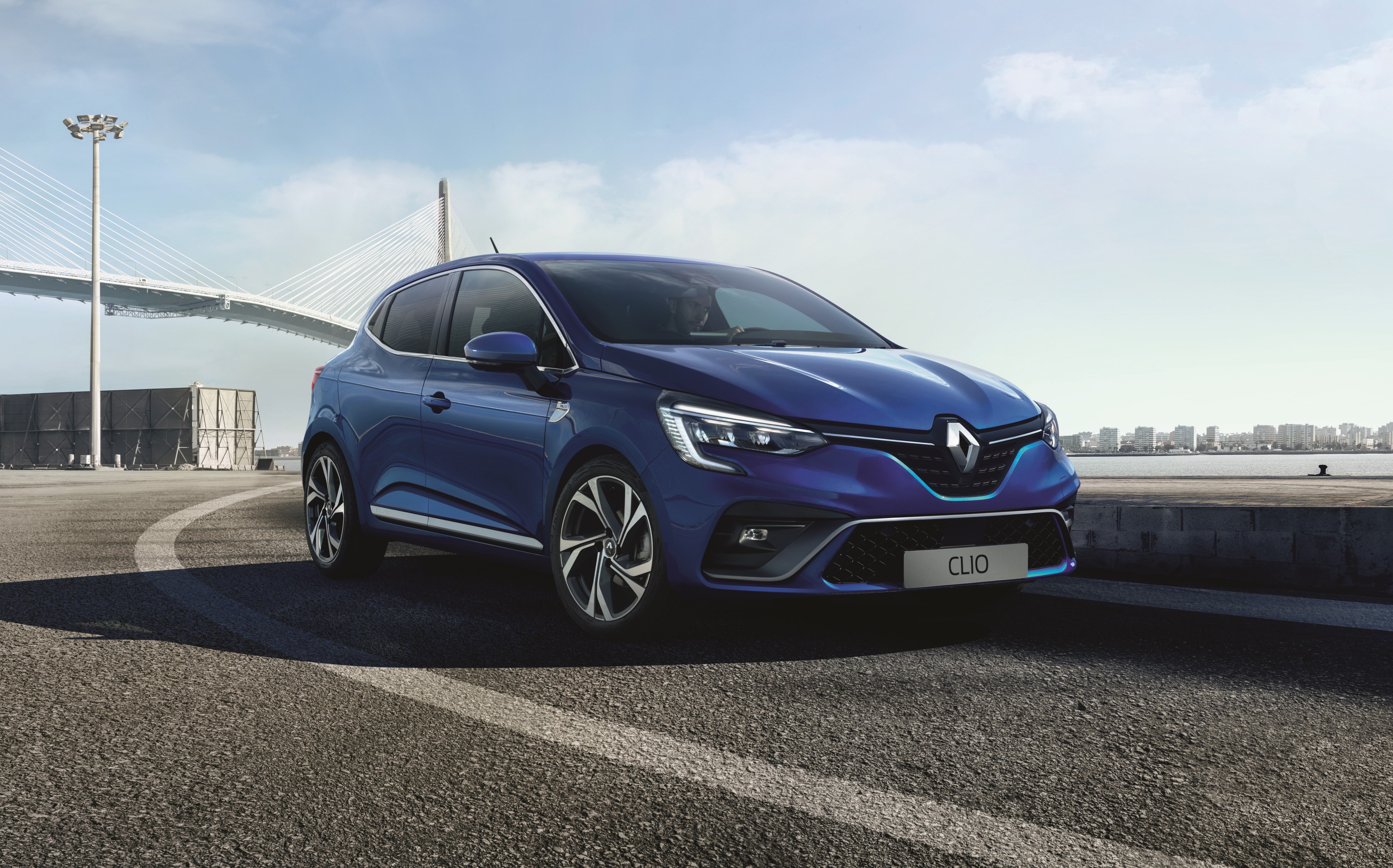 Yeni Renault Clio etkileyici tasarımıyla tanıtıldı