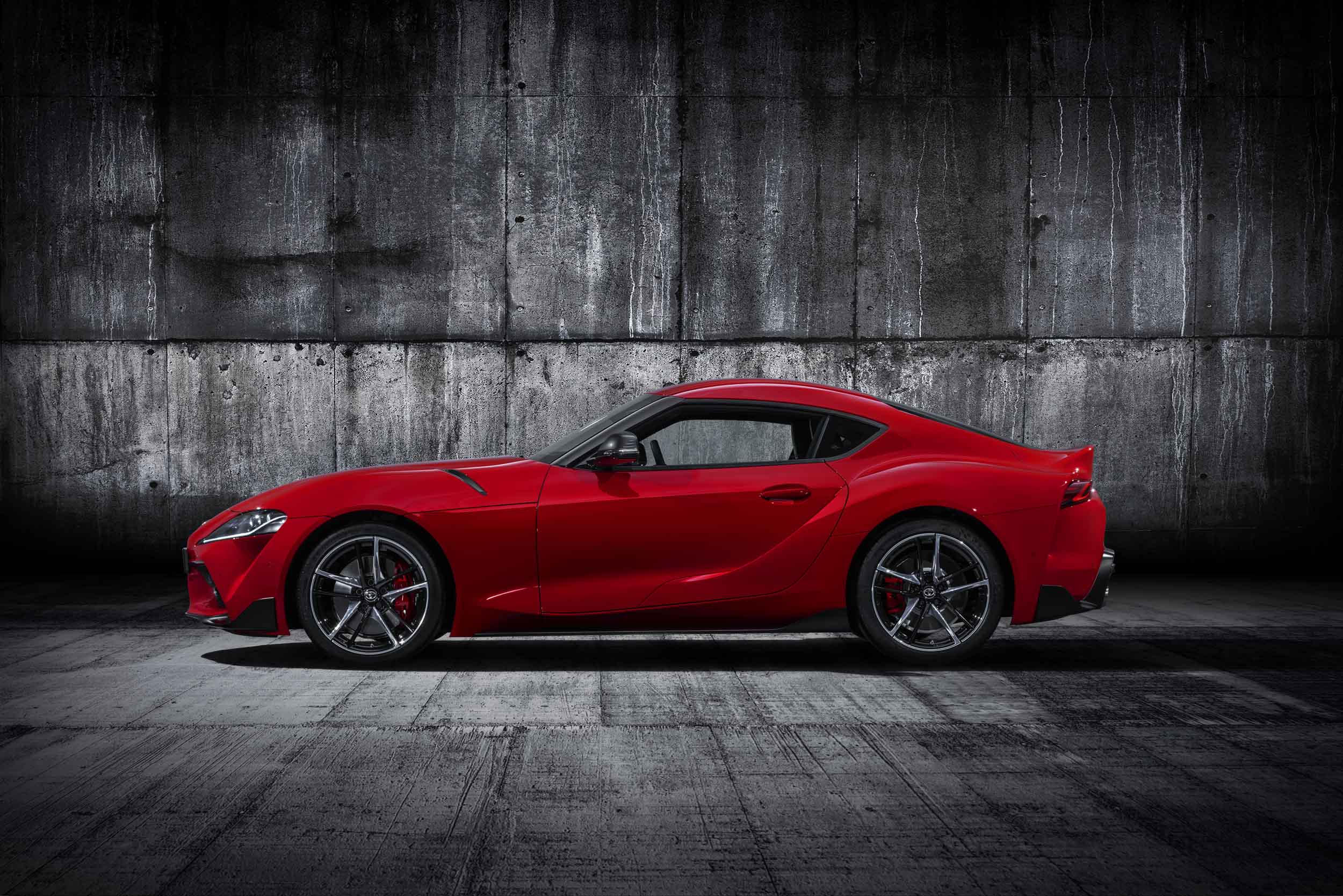 Toyota Supra 17 yıl aradan sonra geri döndü