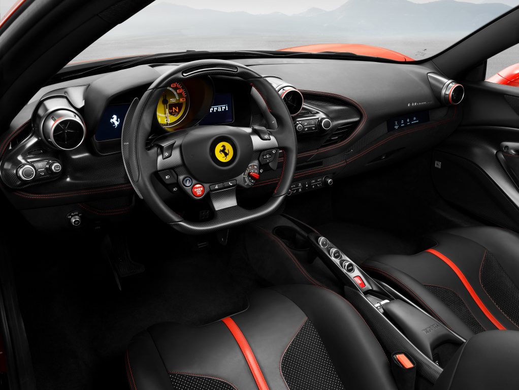Ferrari’den 720 beygirlik yeni canavar