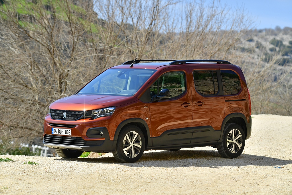 Peugeot Rifter Türkiye’de… Özellikleri neler? Kaç para olacak?