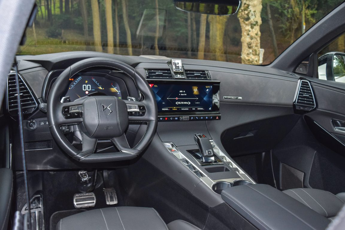 TEST: DS7 Crossback 1.6 PureTech 225