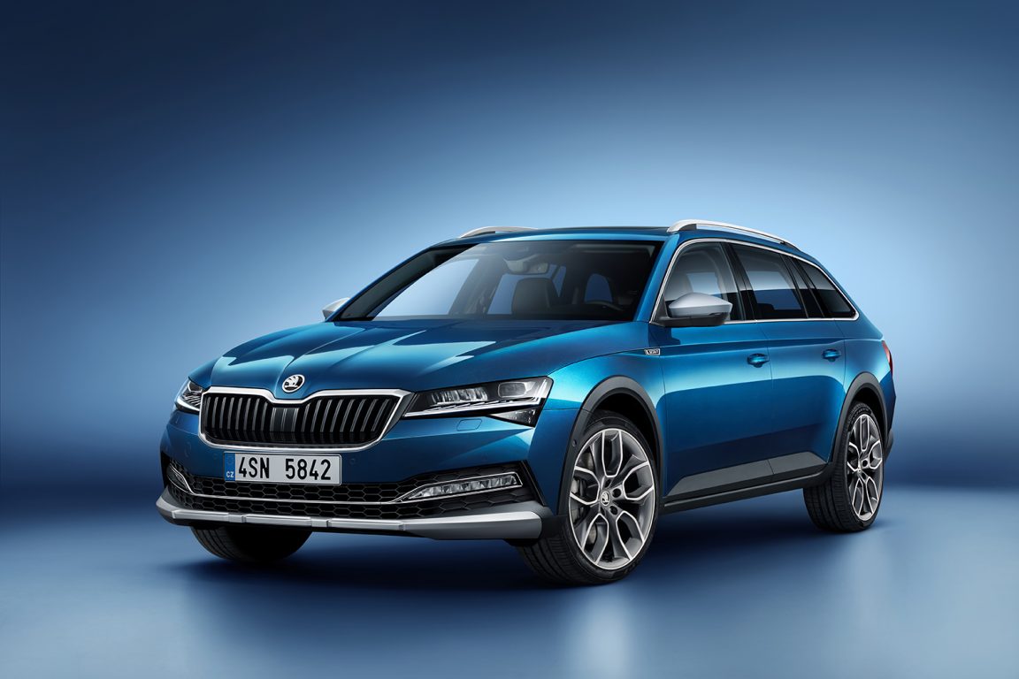 Skoda Superb artık hibrit!