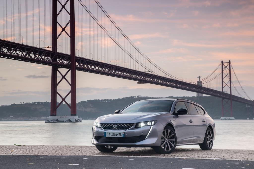 Şık ve sportif: Peugeot 508 SW