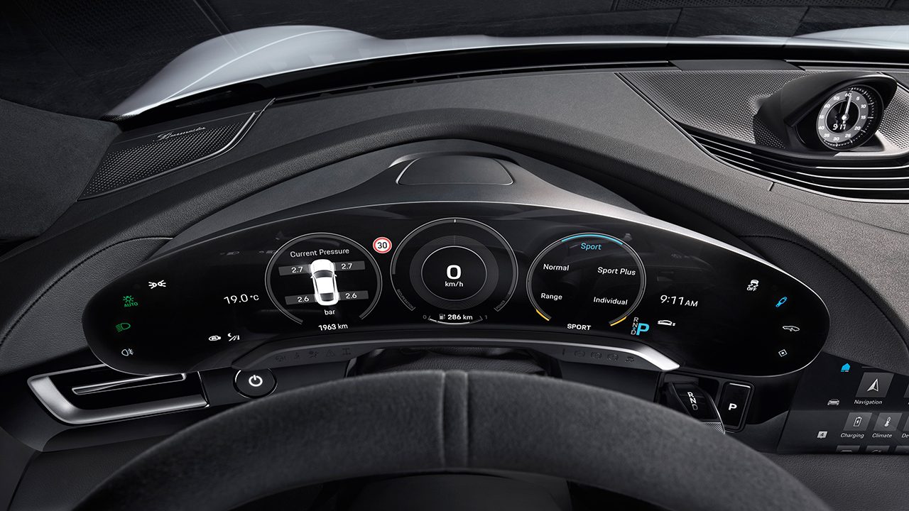 Porsche Taycan : Tamamen elektrikli!