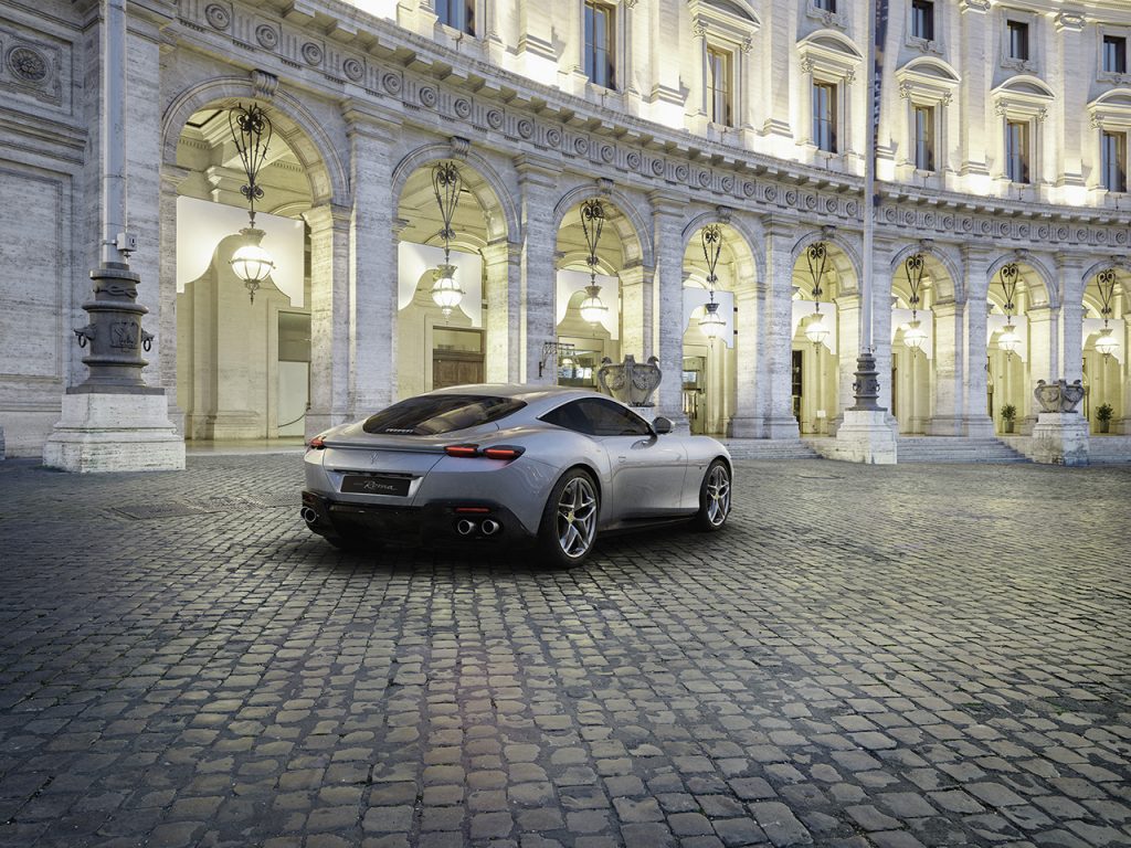 Önden motorlu Yeni Ferrari Roma 620 beygir gücünde