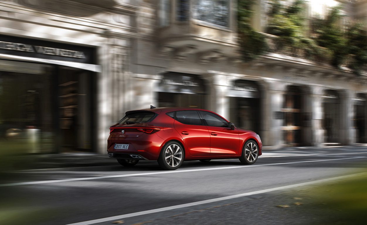 2020 Yeni Seat Leon tanıtıldı. Yenilenen modele 1.1 milyar euro harcandı!