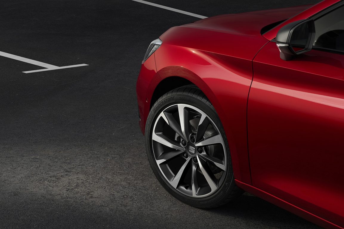 2020 Yeni Seat Leon tanıtıldı. Yenilenen modele 1.1 milyar euro harcandı!