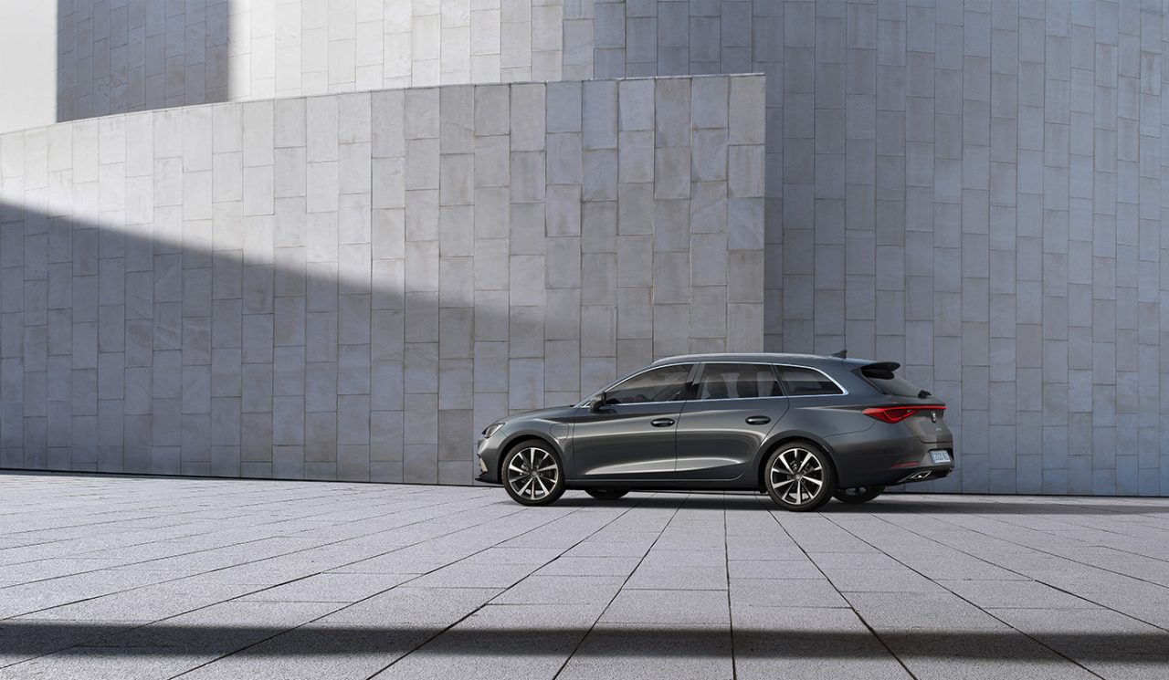 2020 Yeni Seat Leon tanıtıldı. Yenilenen modele 1.1 milyar euro harcandı!