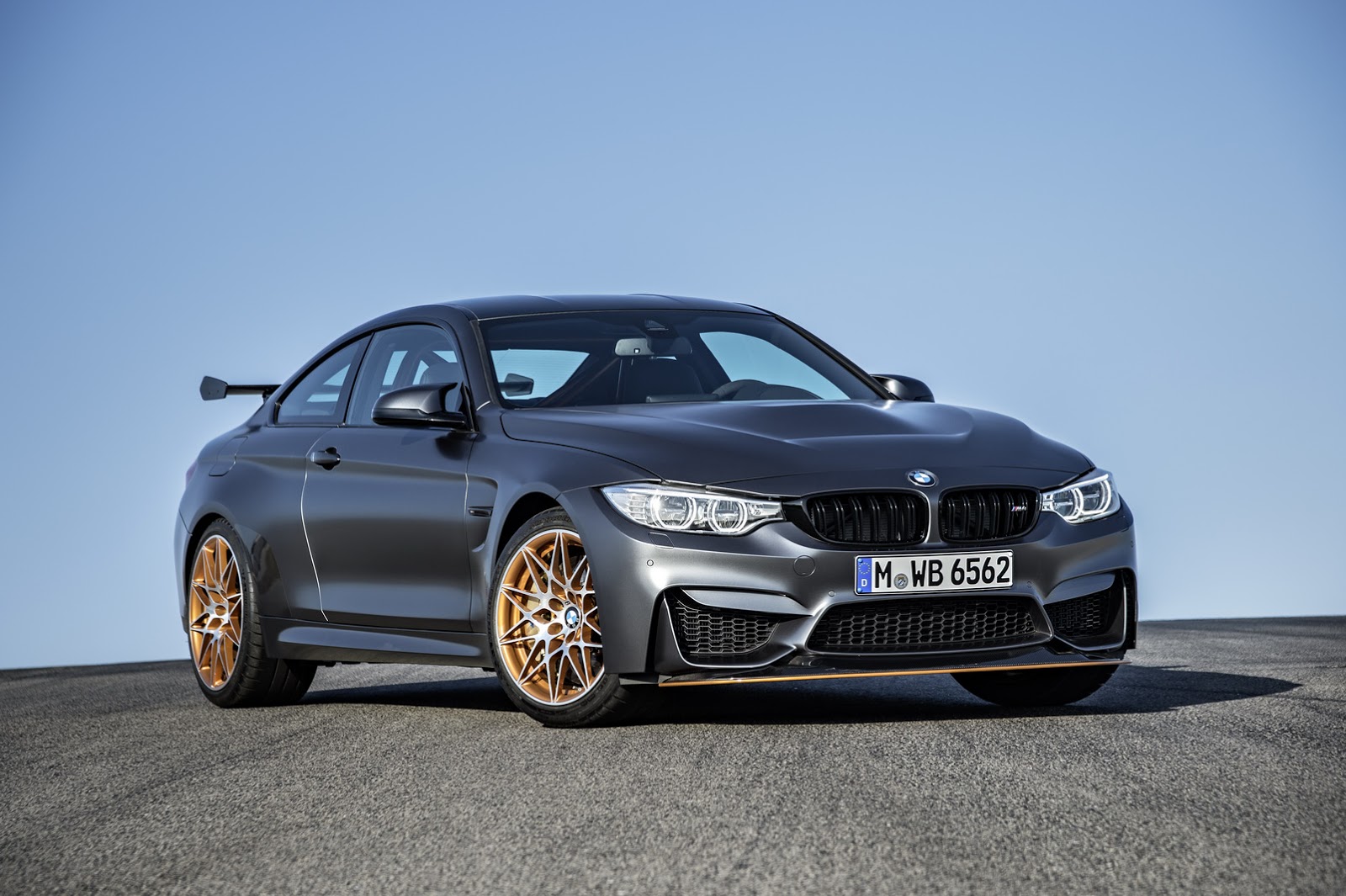 2016 BMW M4 GTS: Daha Fazla Güç, Daha Az Ağırlık