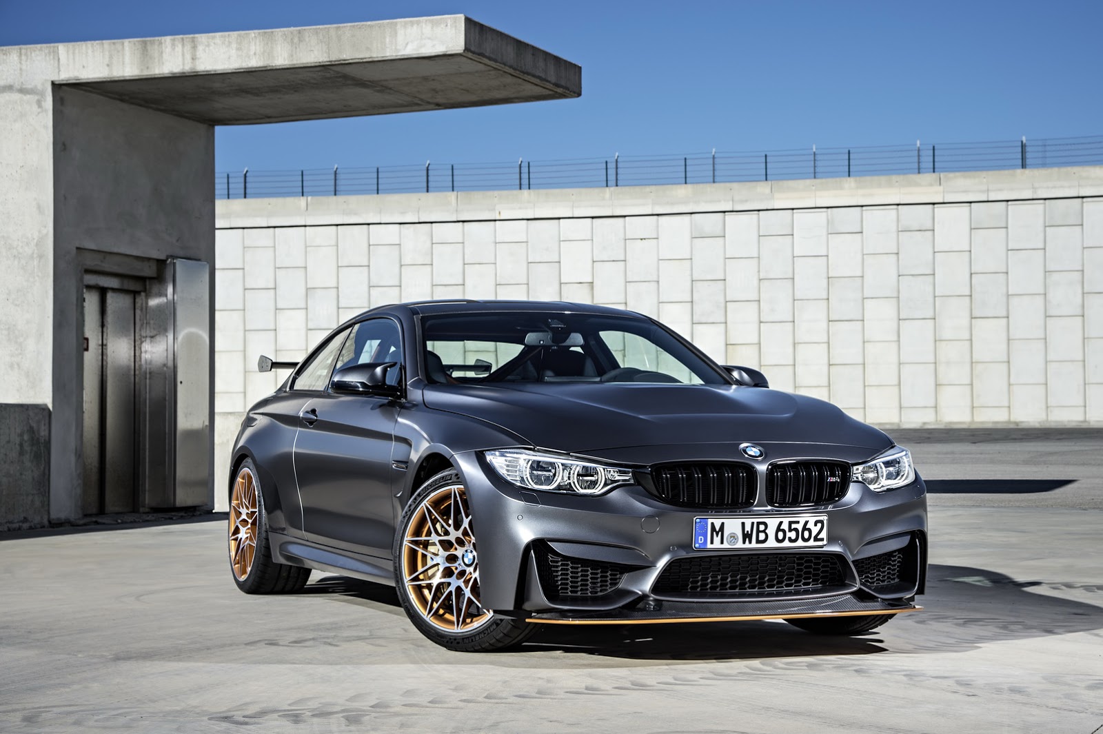 2016 BMW M4 GTS: Daha Fazla Güç, Daha Az Ağırlık