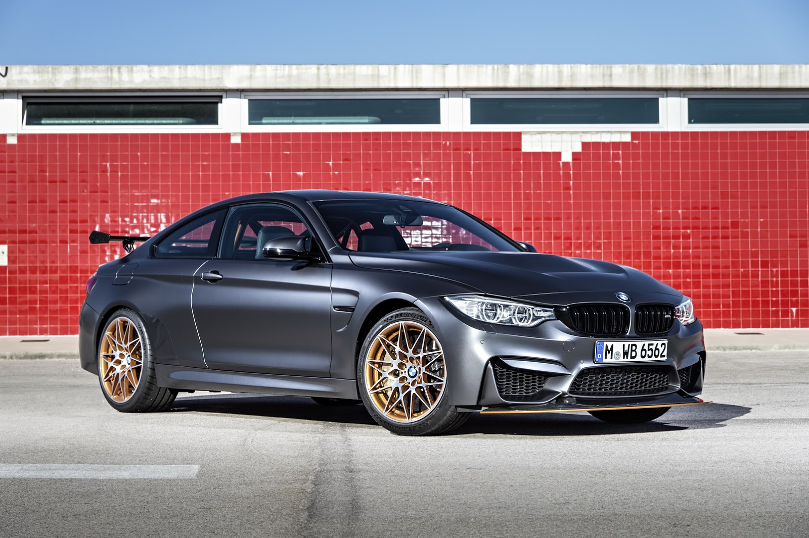 2016 BMW M4 GTS: Daha Fazla Güç, Daha Az Ağırlık