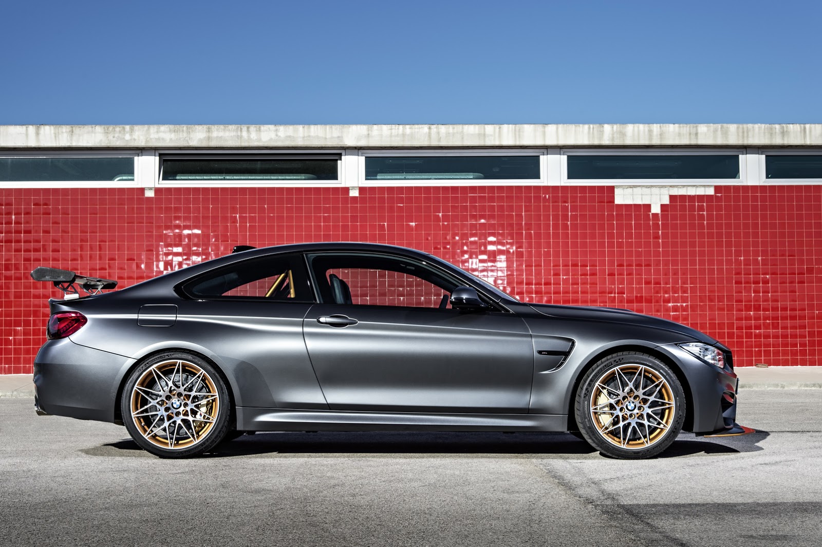 2016 BMW M4 GTS: Daha Fazla Güç, Daha Az Ağırlık