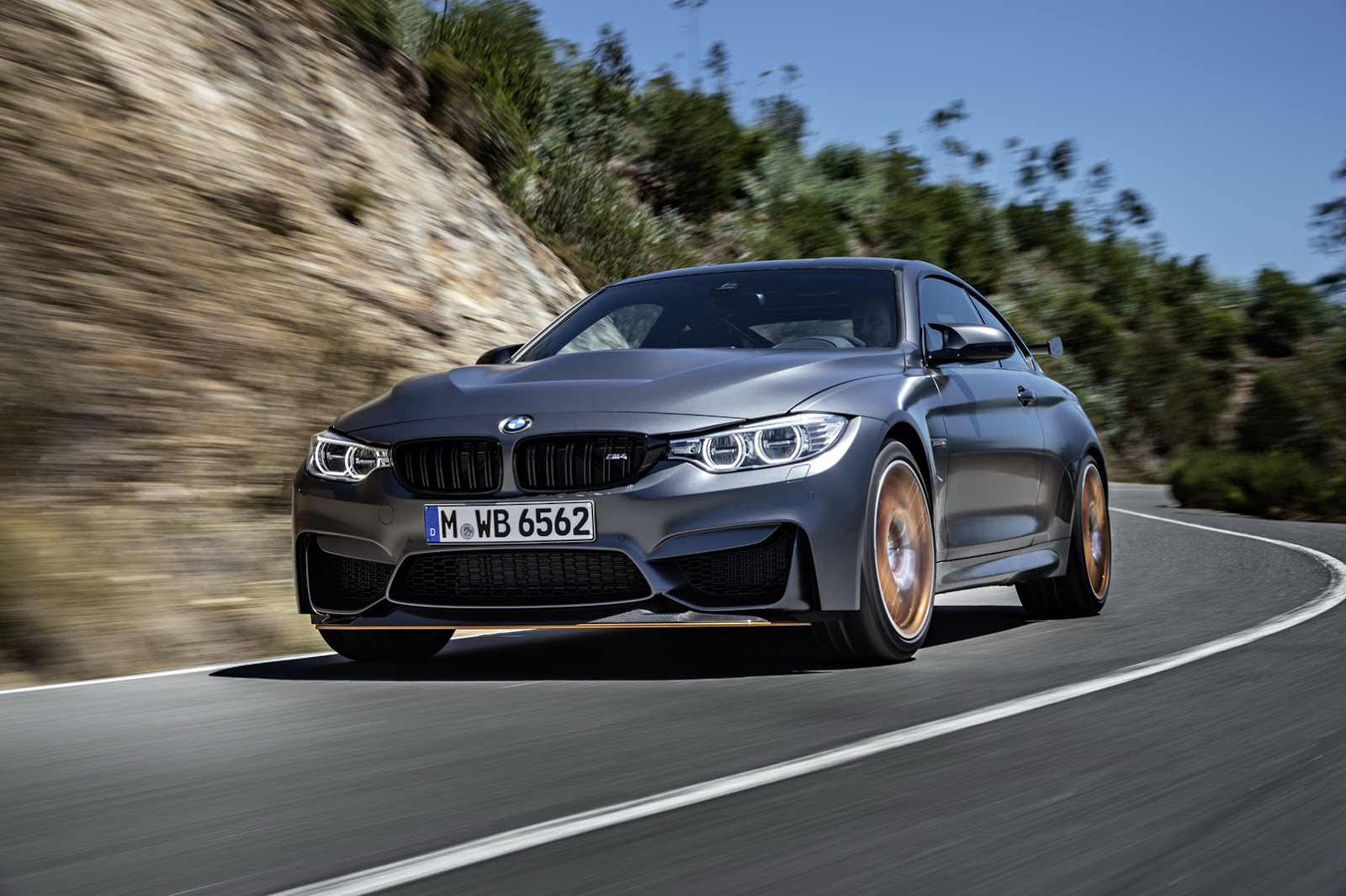 2016 BMW M4 GTS: Daha Fazla Güç, Daha Az Ağırlık