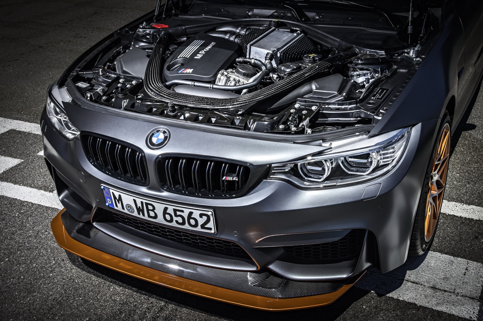 2016 BMW M4 GTS: Daha Fazla Güç, Daha Az Ağırlık